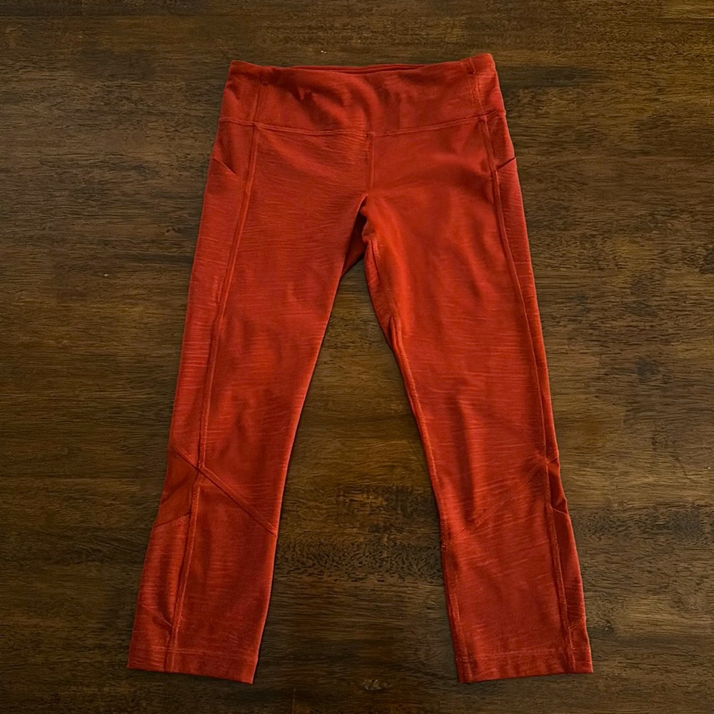 Lululemon crops